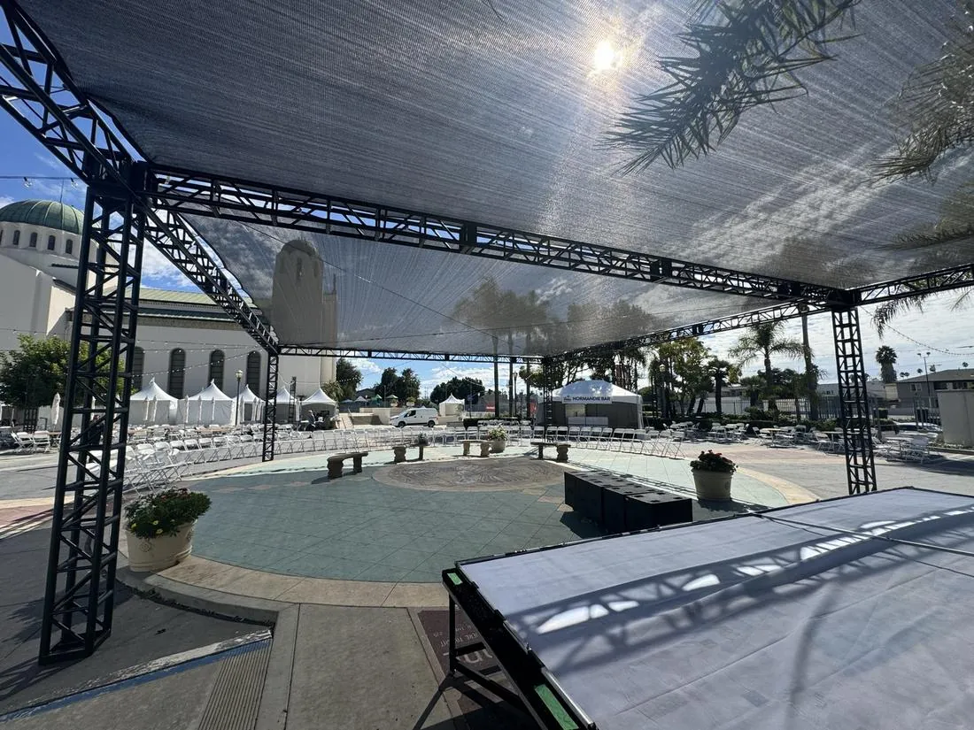 Large-format outdoor stage and truss build